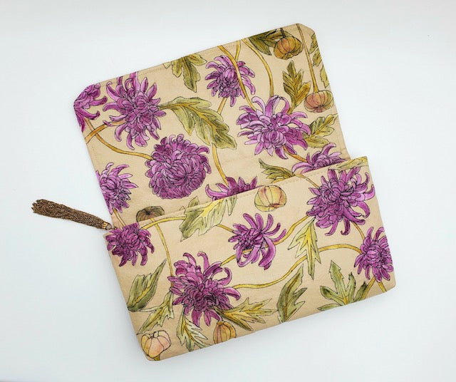 Mums Clutch in Purple